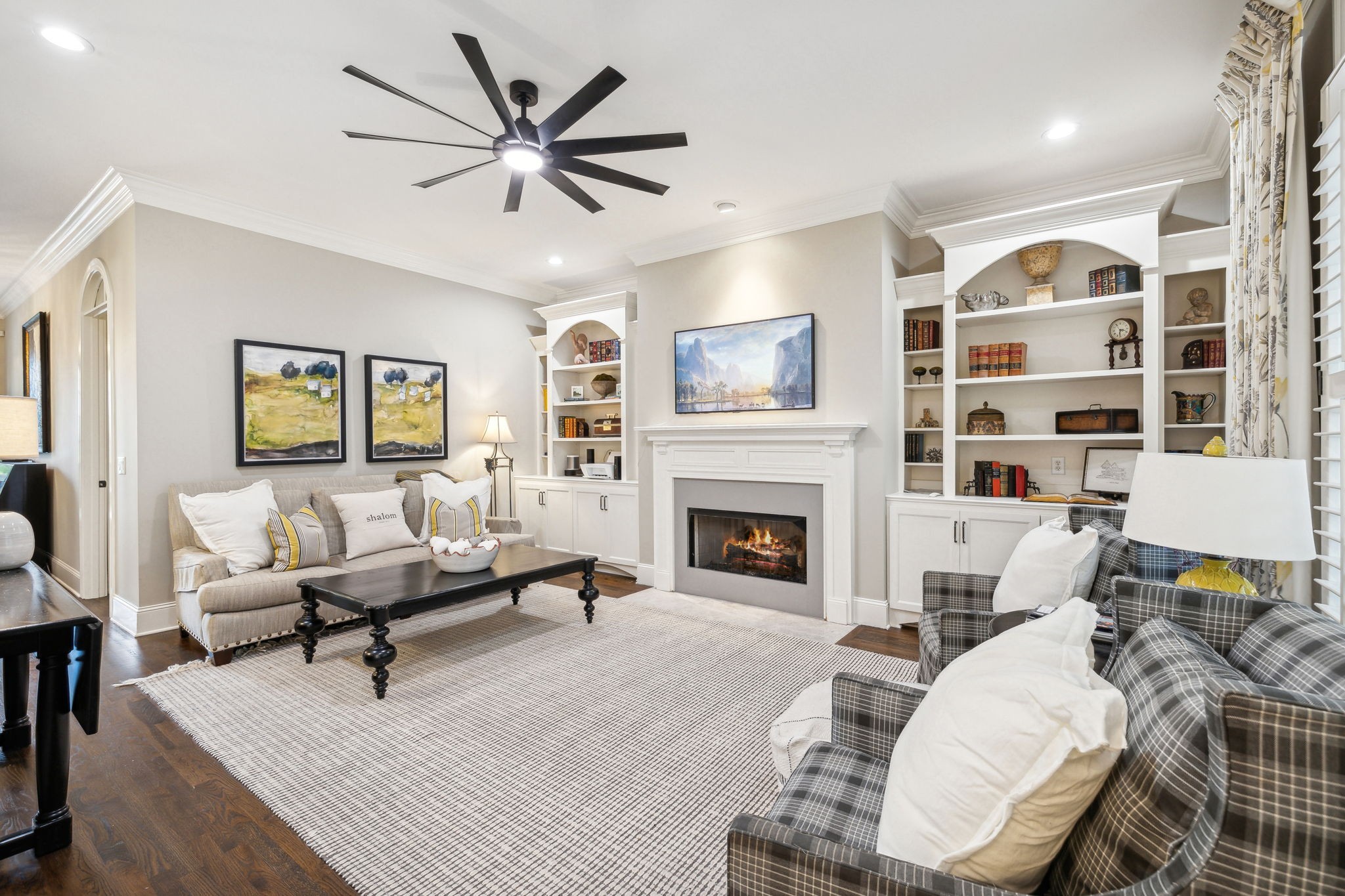 421 Wild Elm St