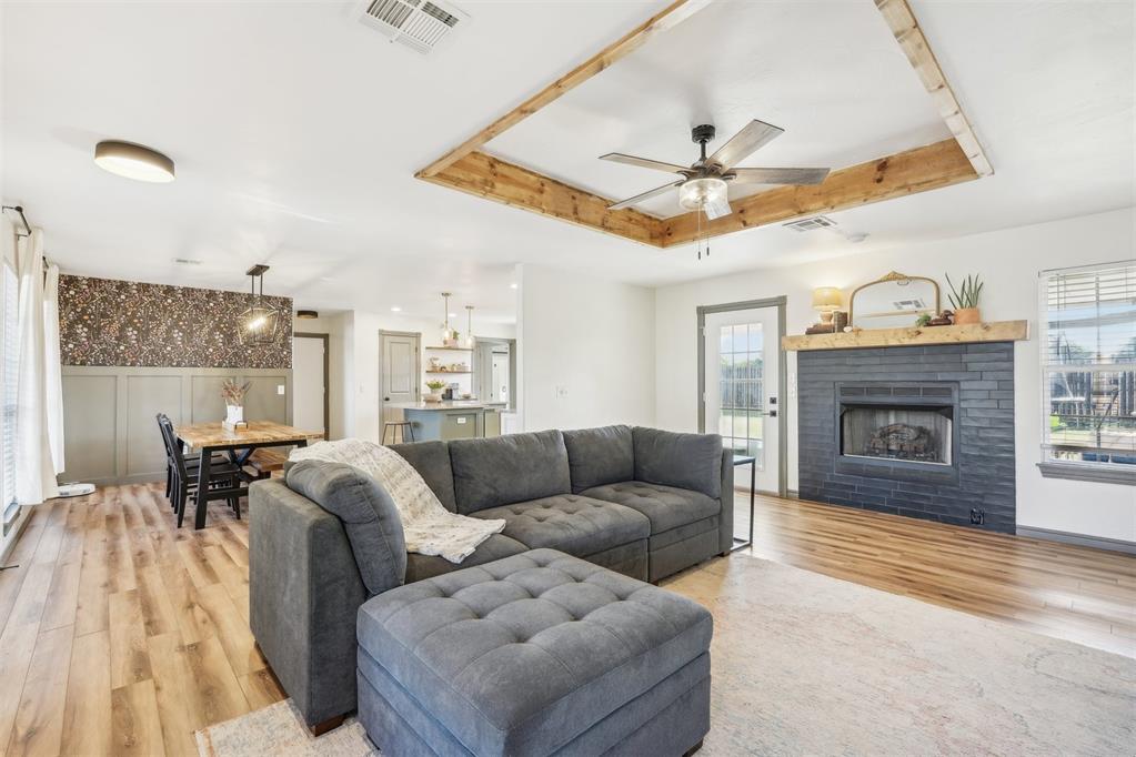 1510 Silver Oak