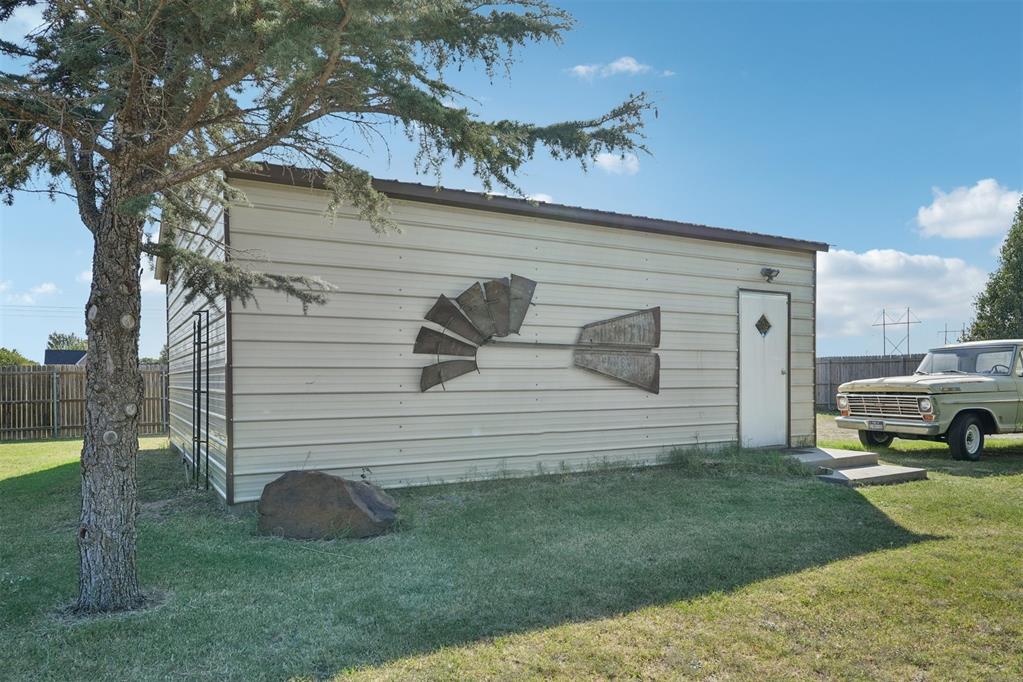 220 N V Avenue
