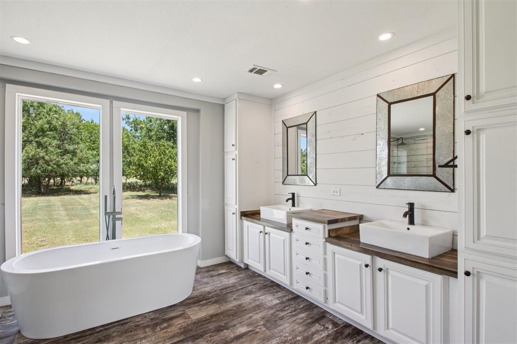 1945 County Street 2840