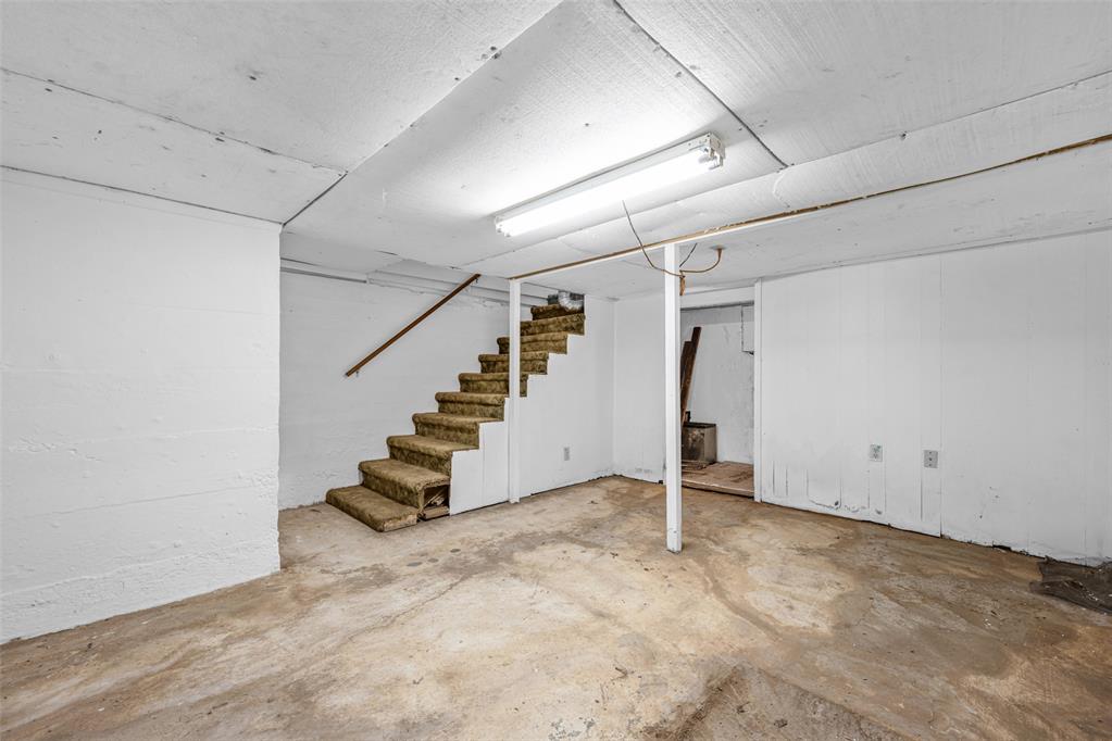 402 S Broadway Street