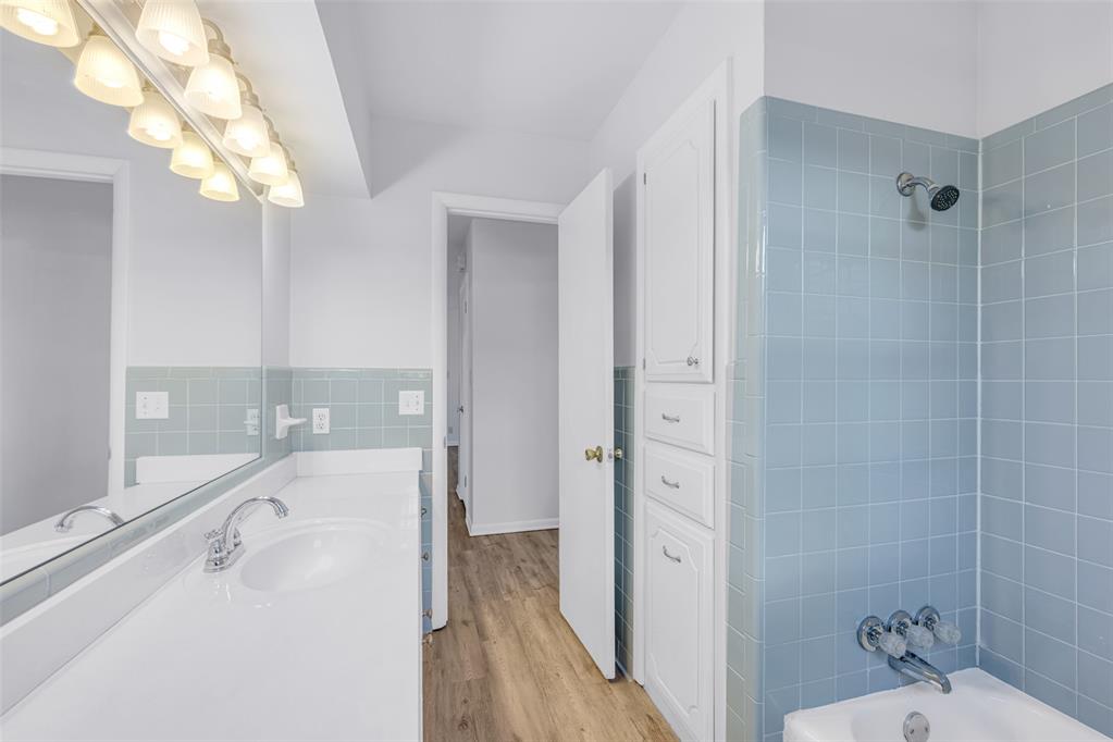 211 Sunny Lane