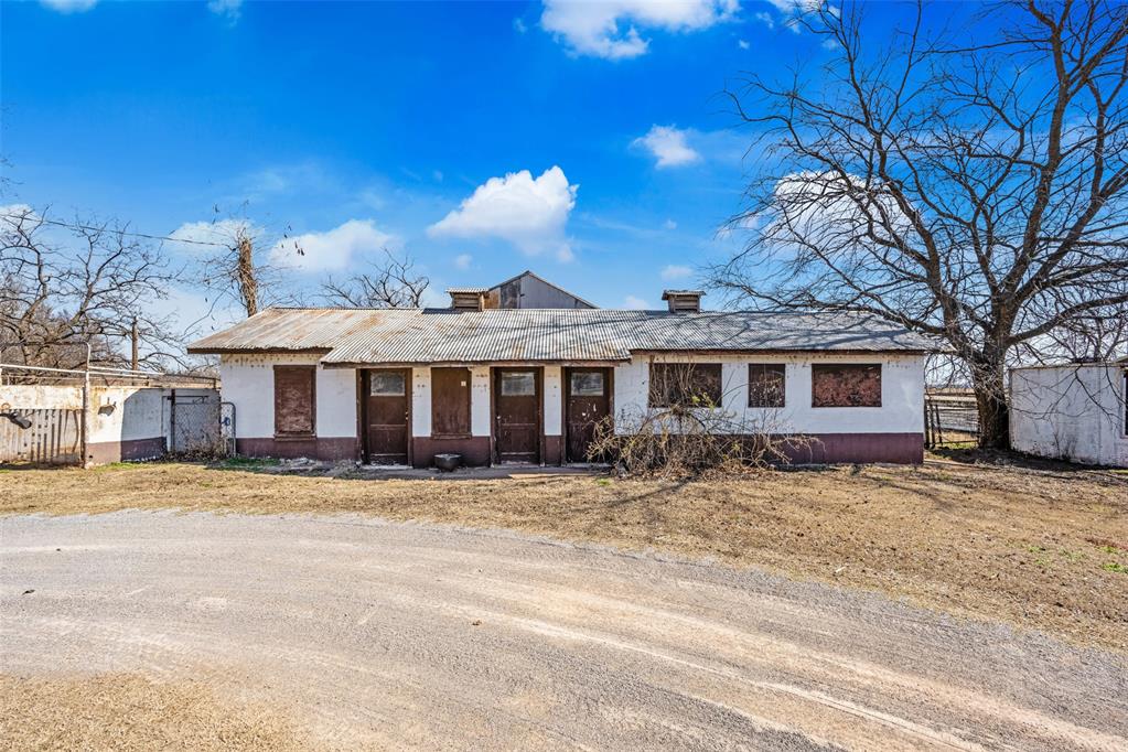 2469 County Street 2870