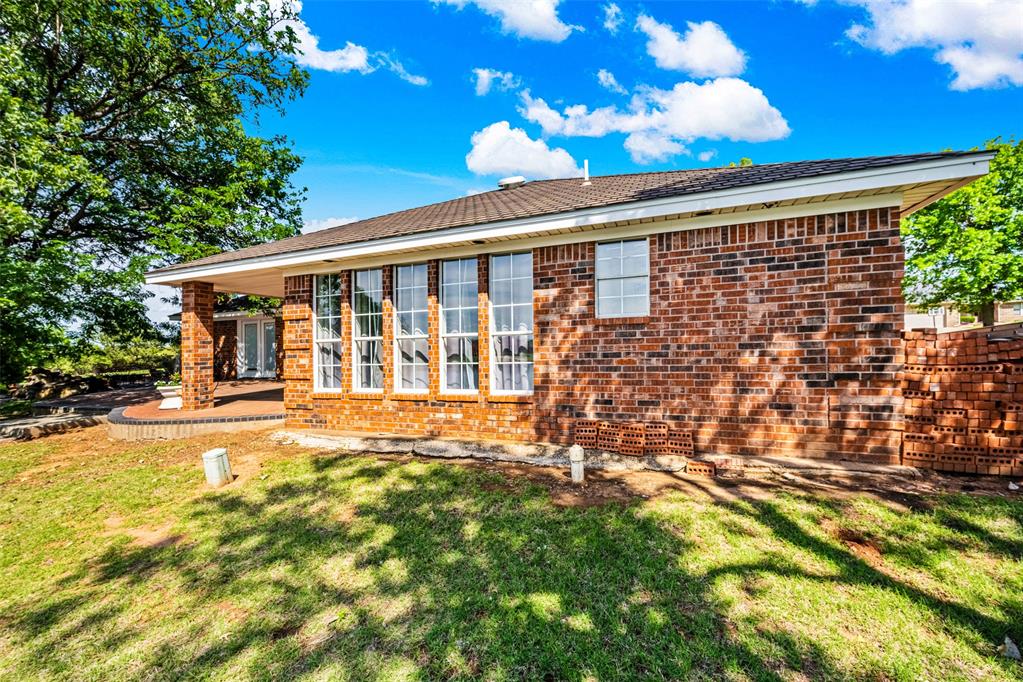 2102 Lakewood