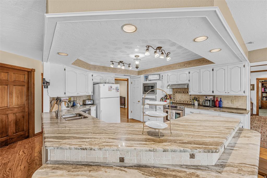 2102 Lakewood