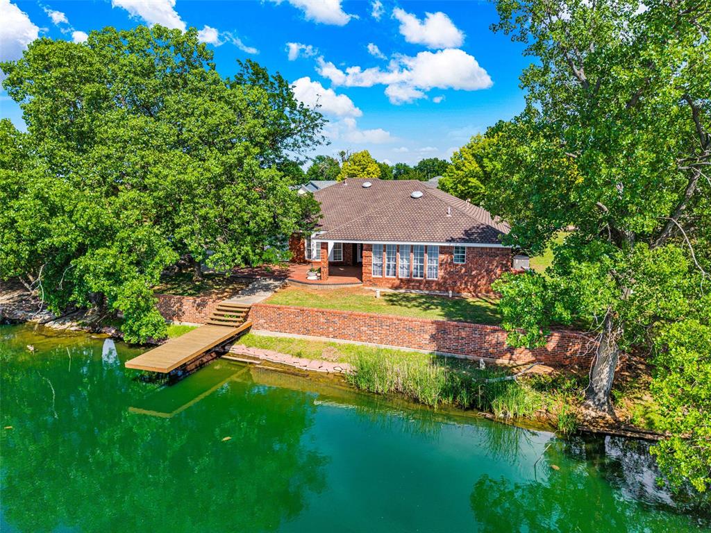 2102 Lakewood