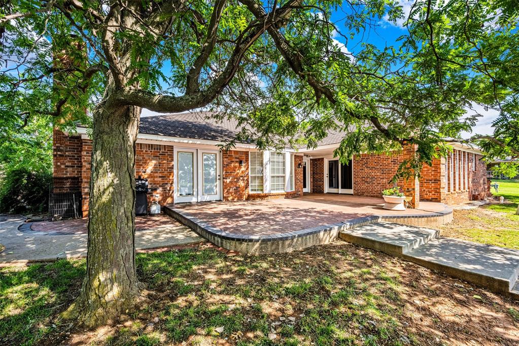 2102 Lakewood