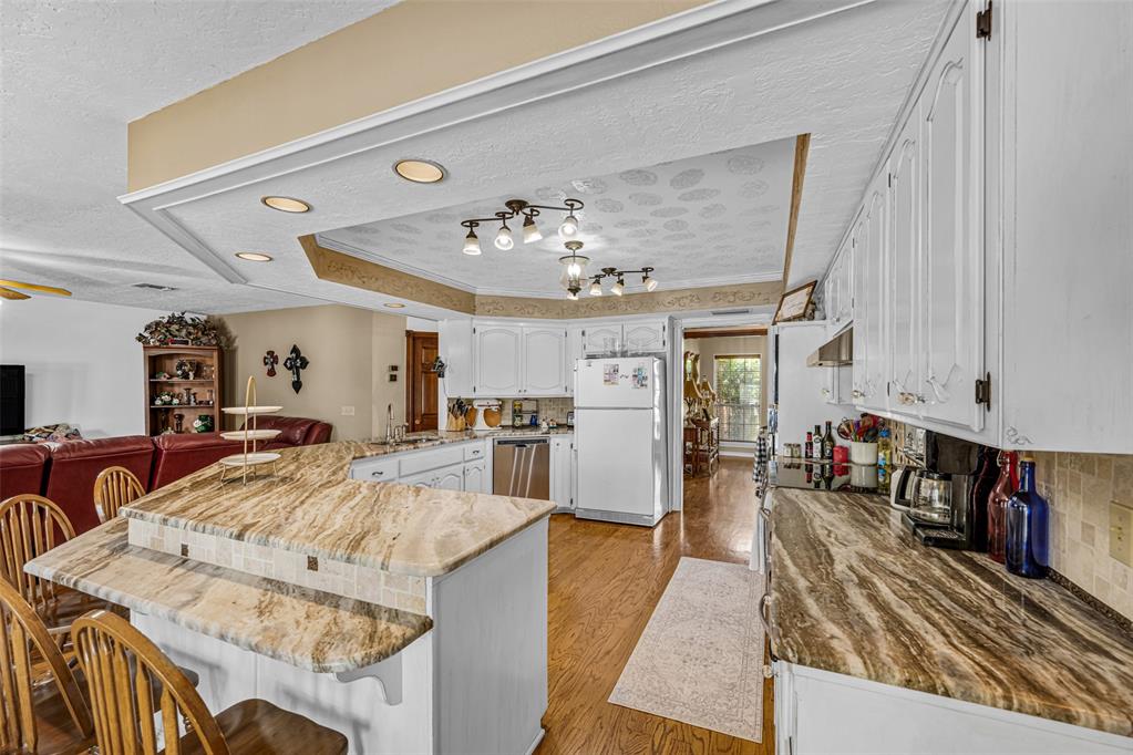 2102 Lakewood