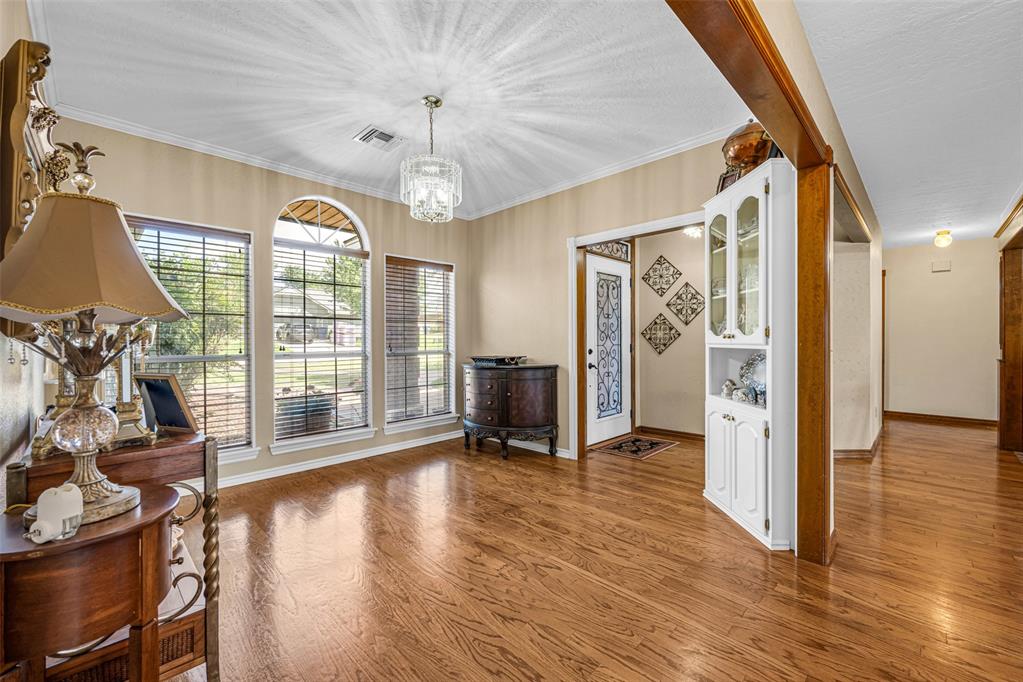 2102 Lakewood