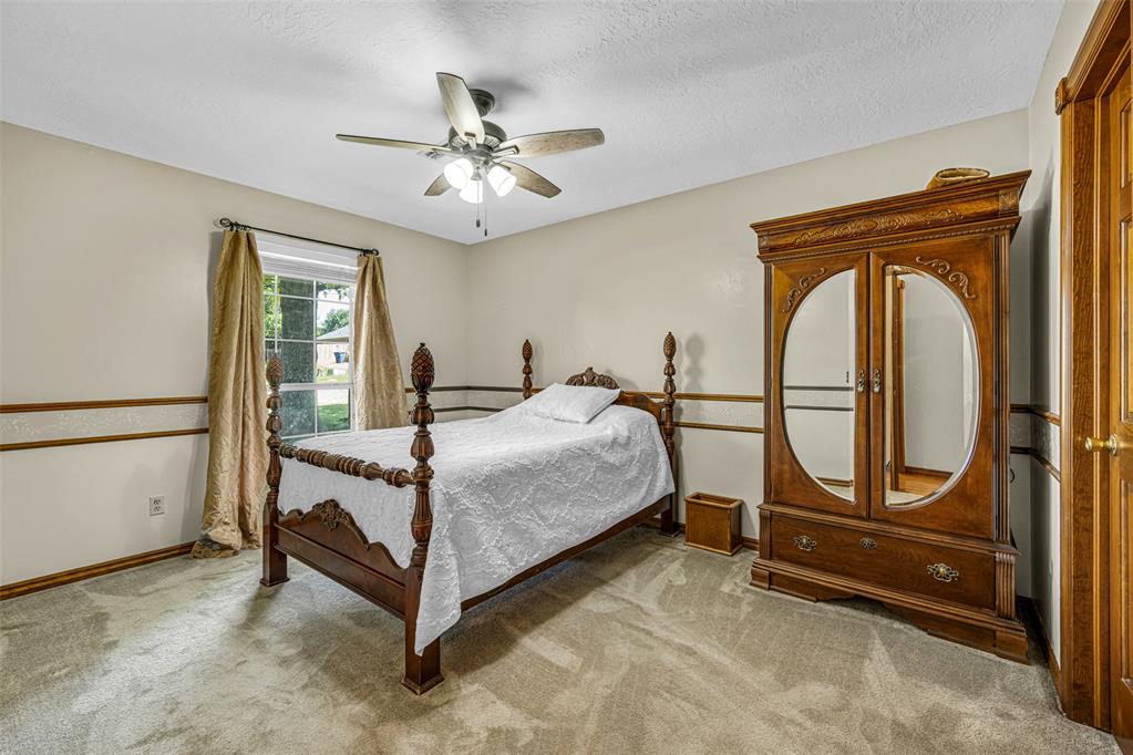 2102 Lakewood