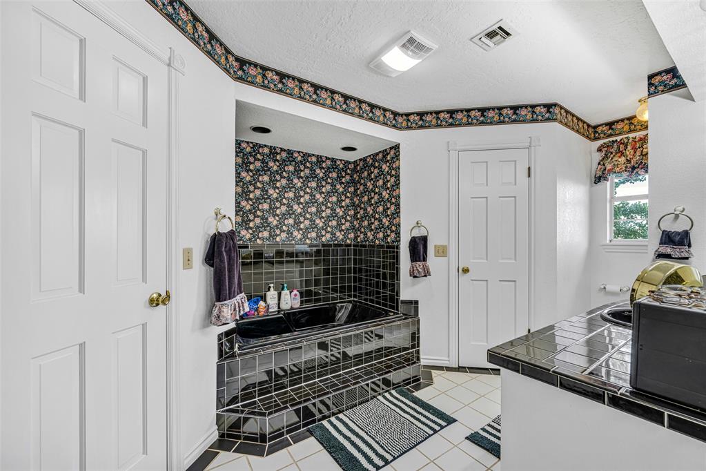 2102 Lakewood