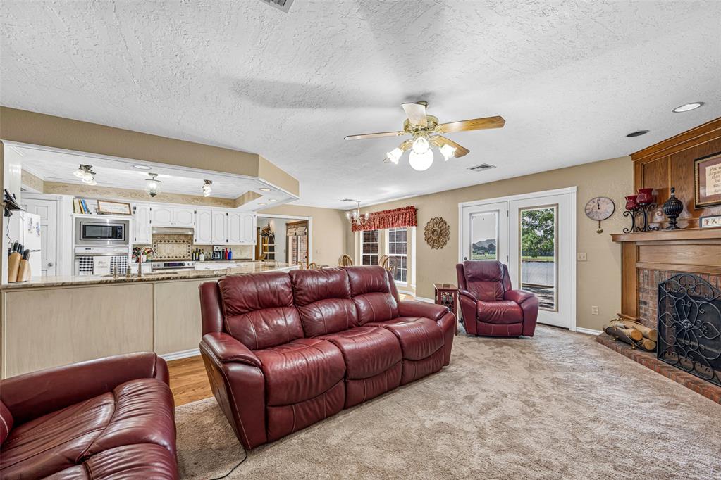 2102 Lakewood