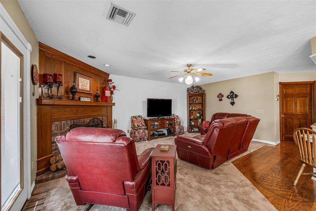 2102 Lakewood