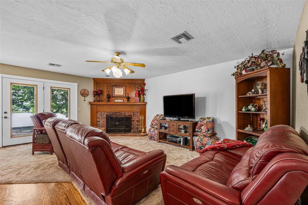 2102 Lakewood