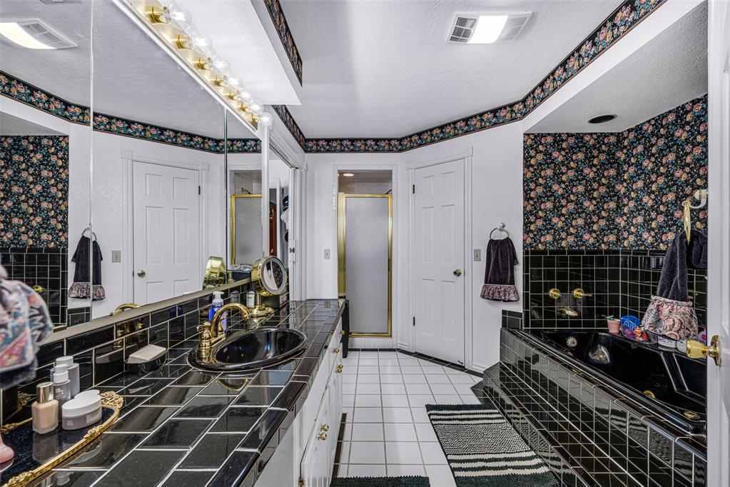 2102 Lakewood