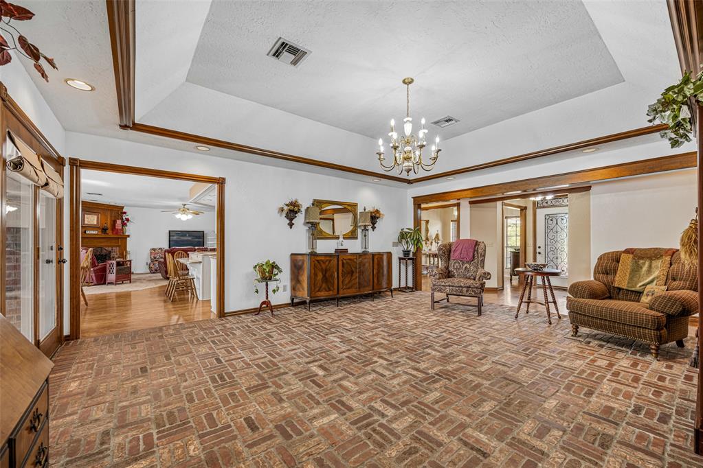 2102 Lakewood