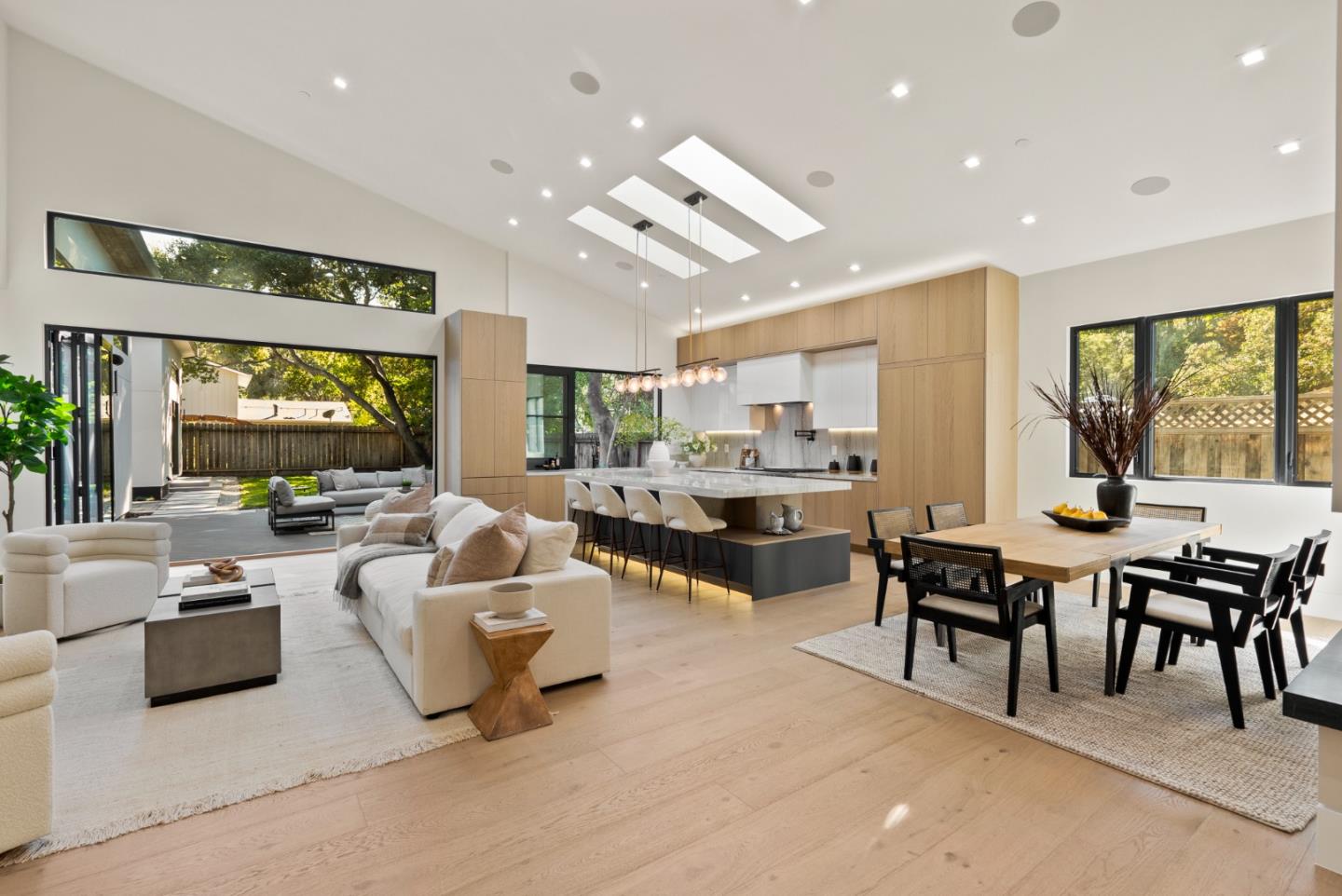 214 Oak CT