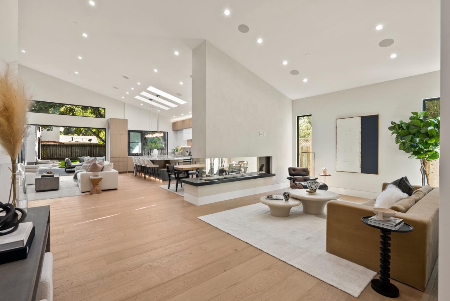 214 Oak CT