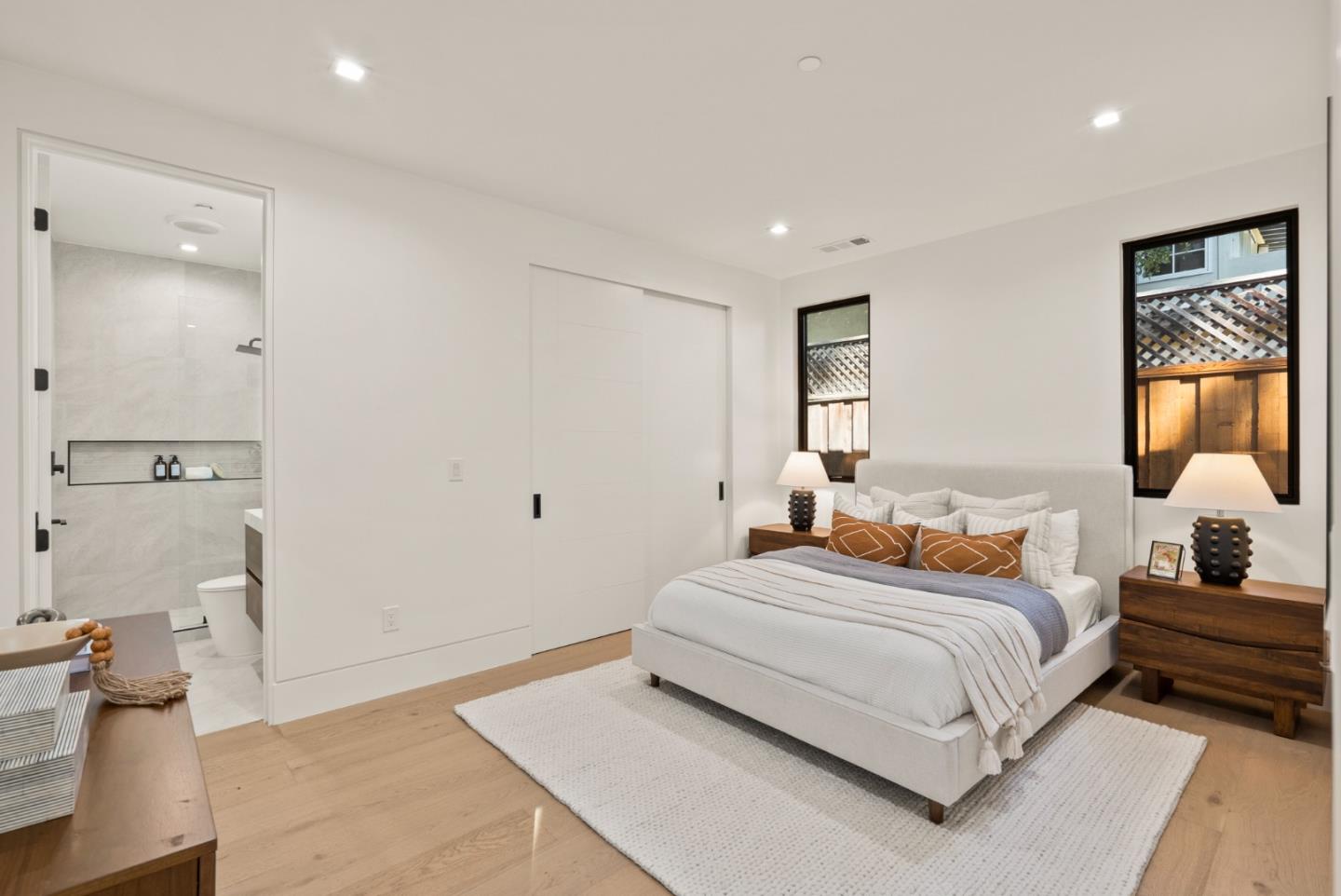 214 Oak CT