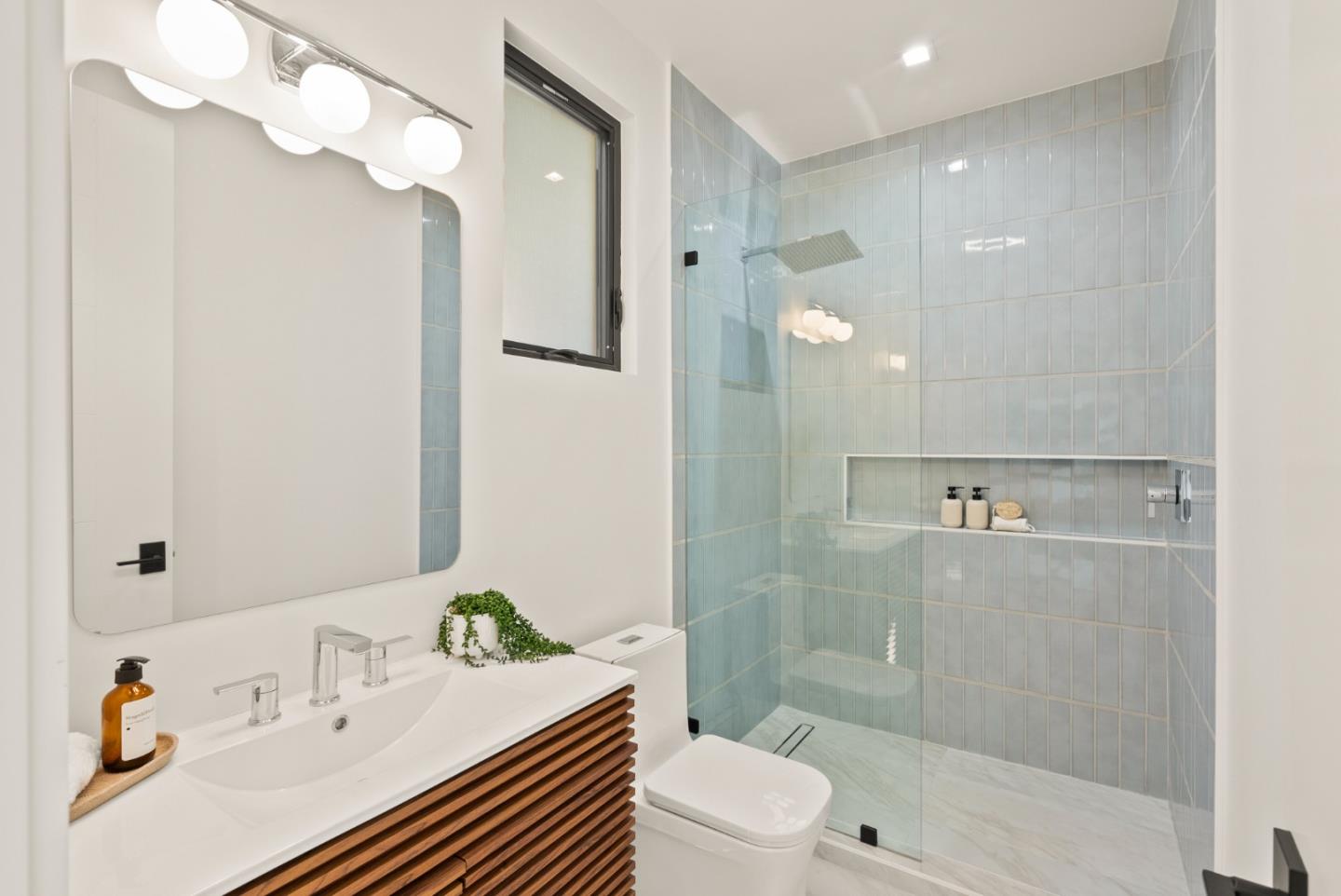 214 Oak CT