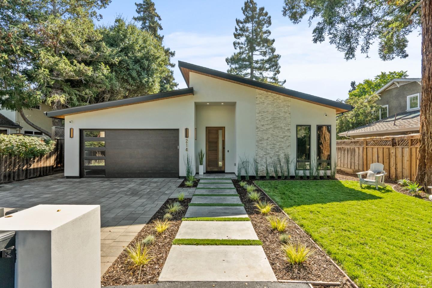 214 Oak CT
