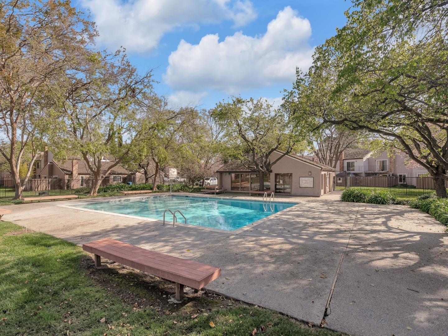 2536 Hawkington CT