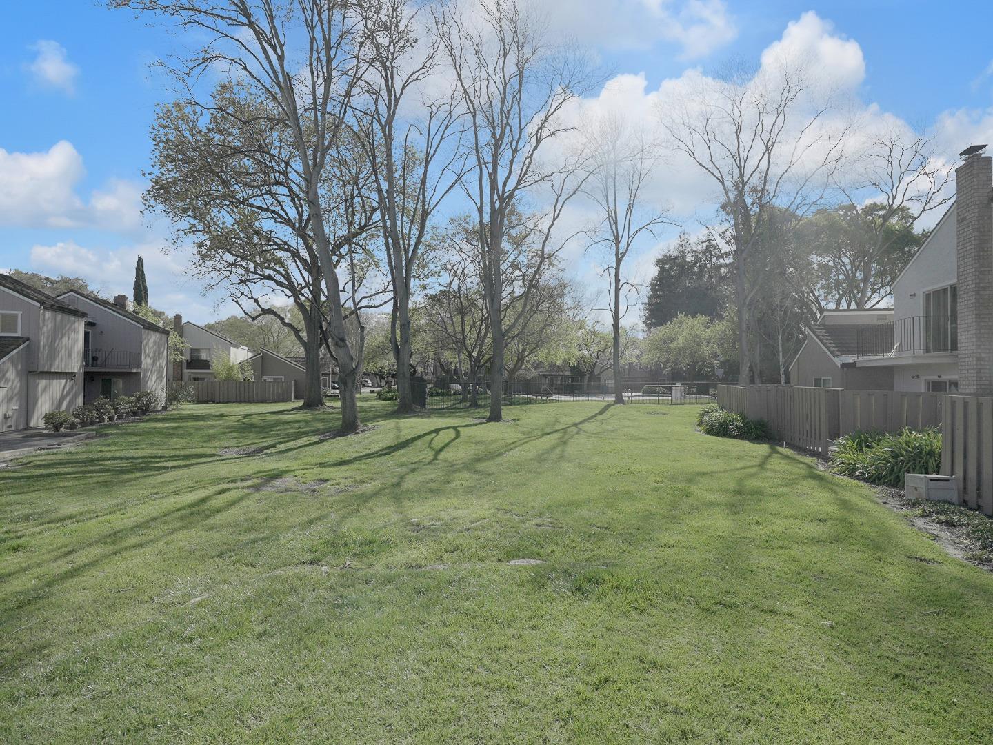 2536 Hawkington CT