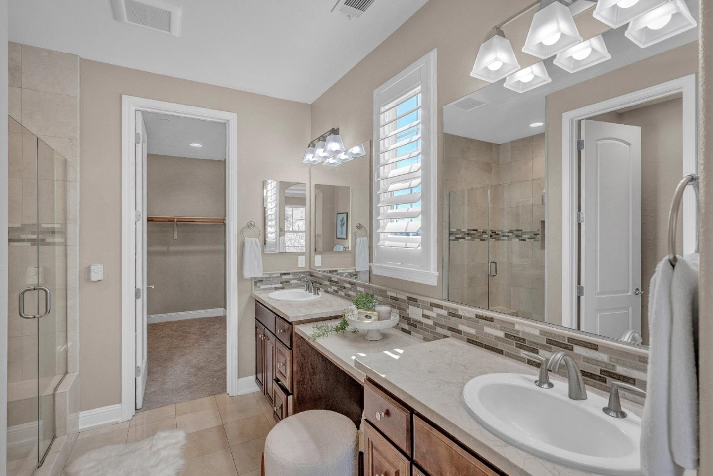 1450 Avenida De Los Padres