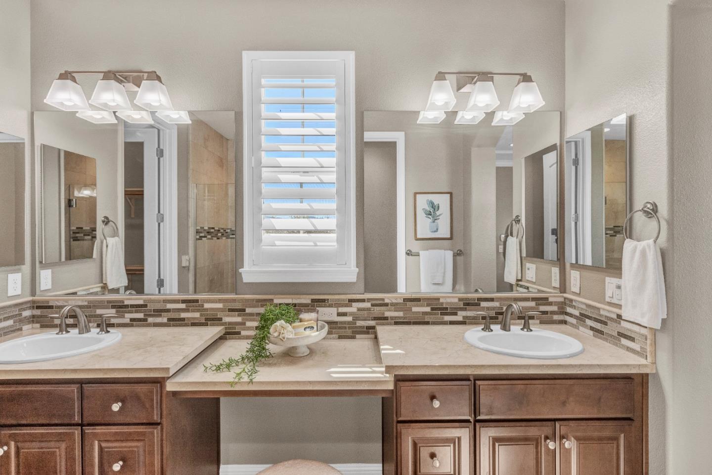 1450 Avenida De Los Padres