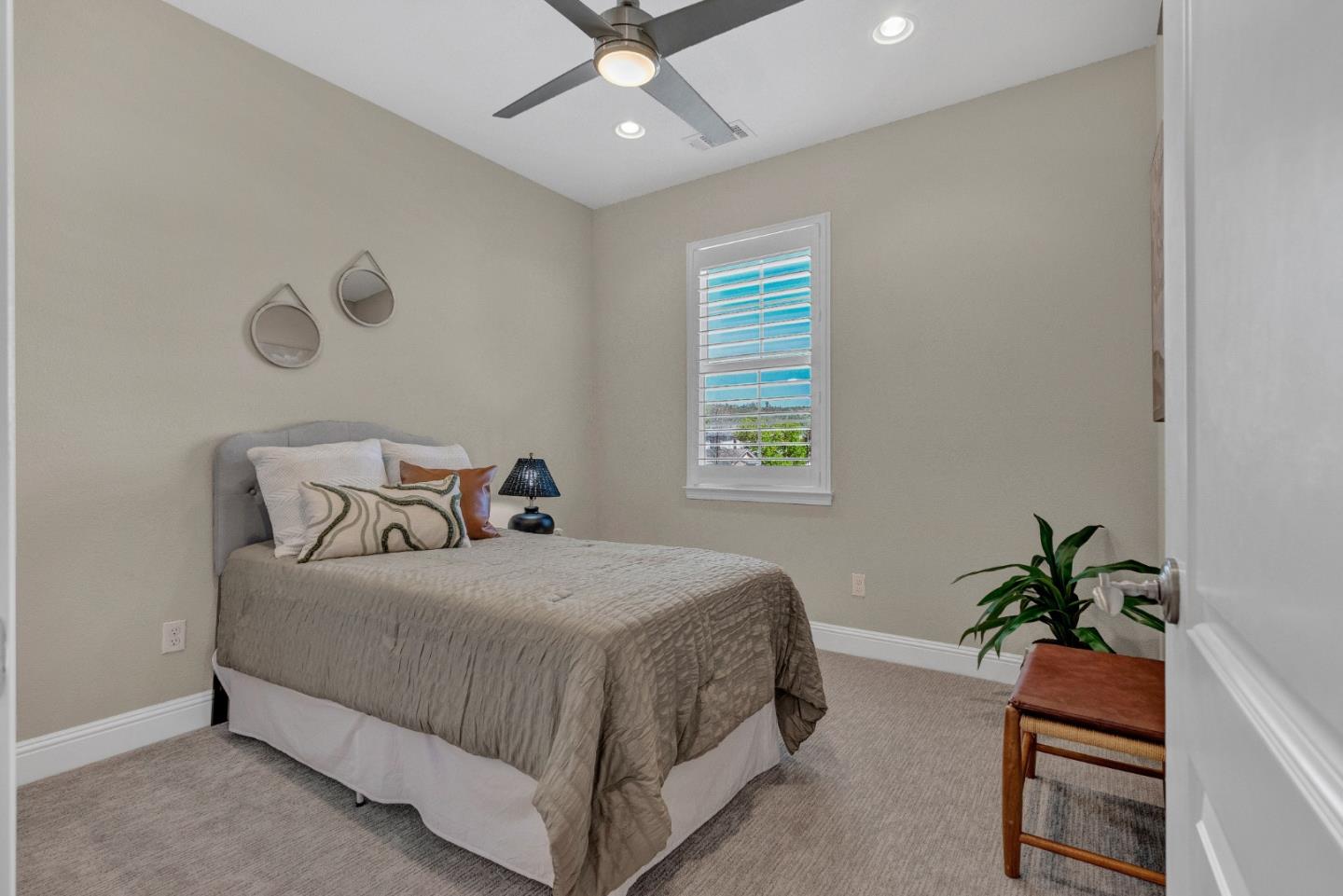 1450 Avenida De Los Padres