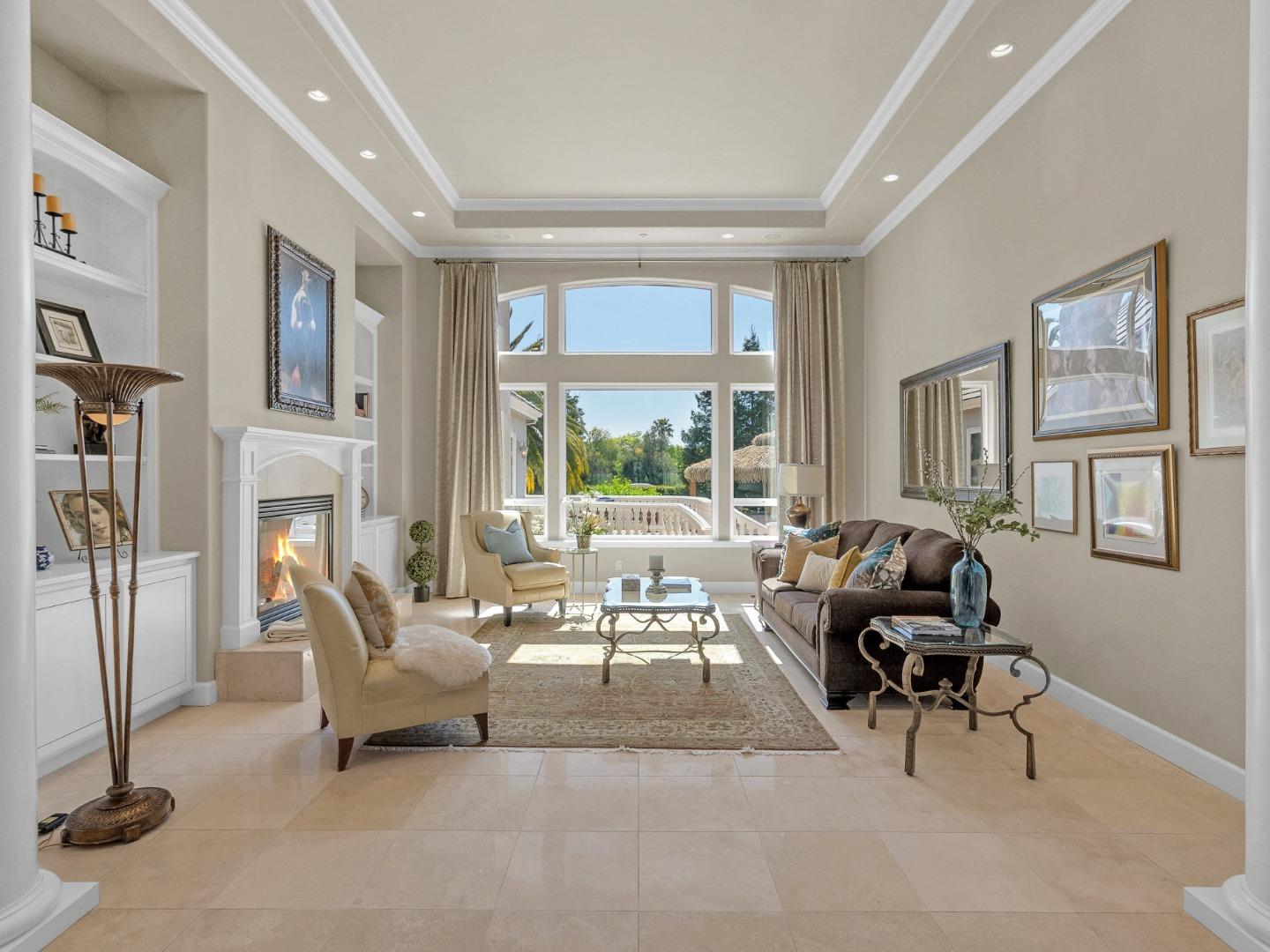 2035 Vincent DR