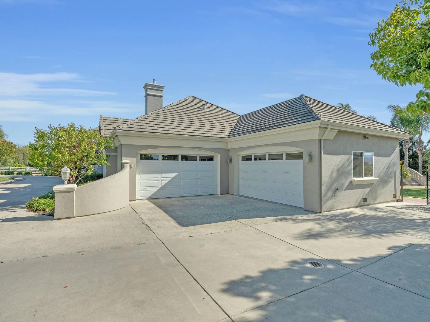 2035 Vincent DR