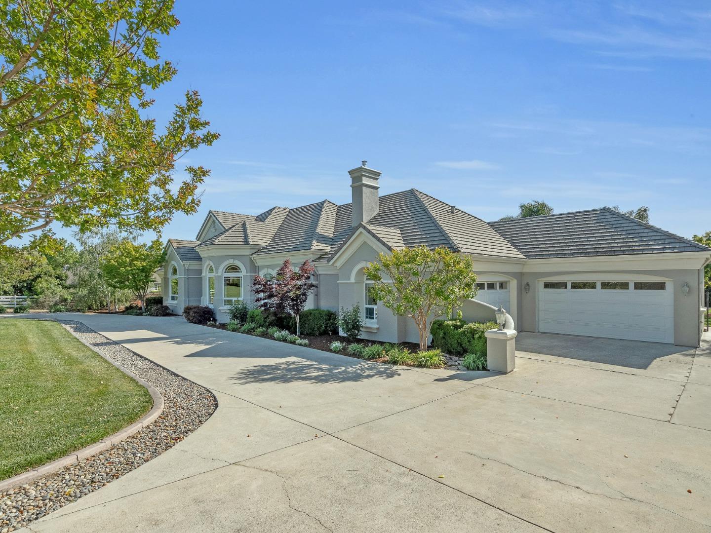 2035 Vincent DR
