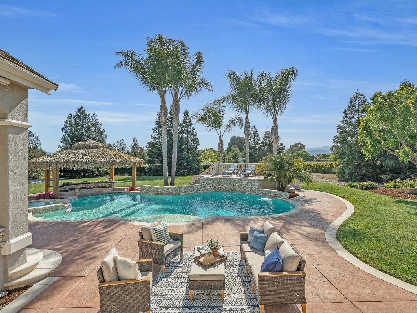 2035 Vincent DR