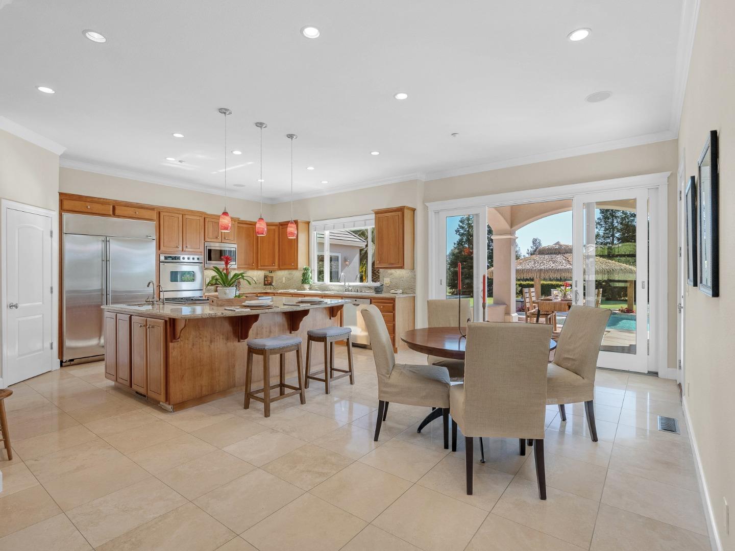 2035 Vincent DR