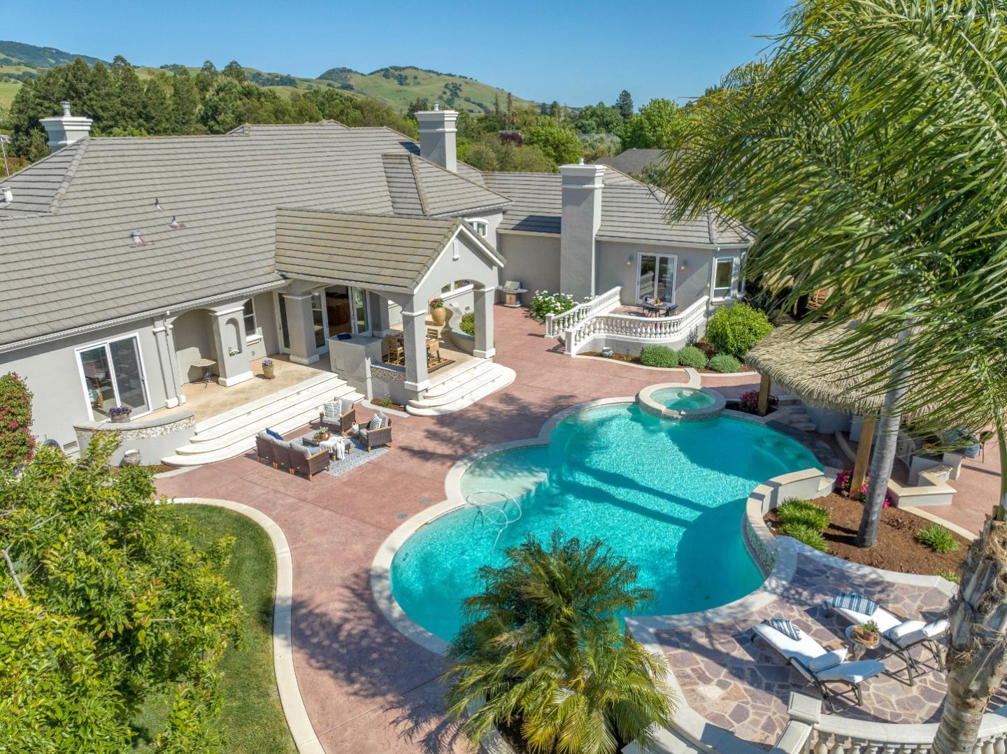 2035 Vincent DR