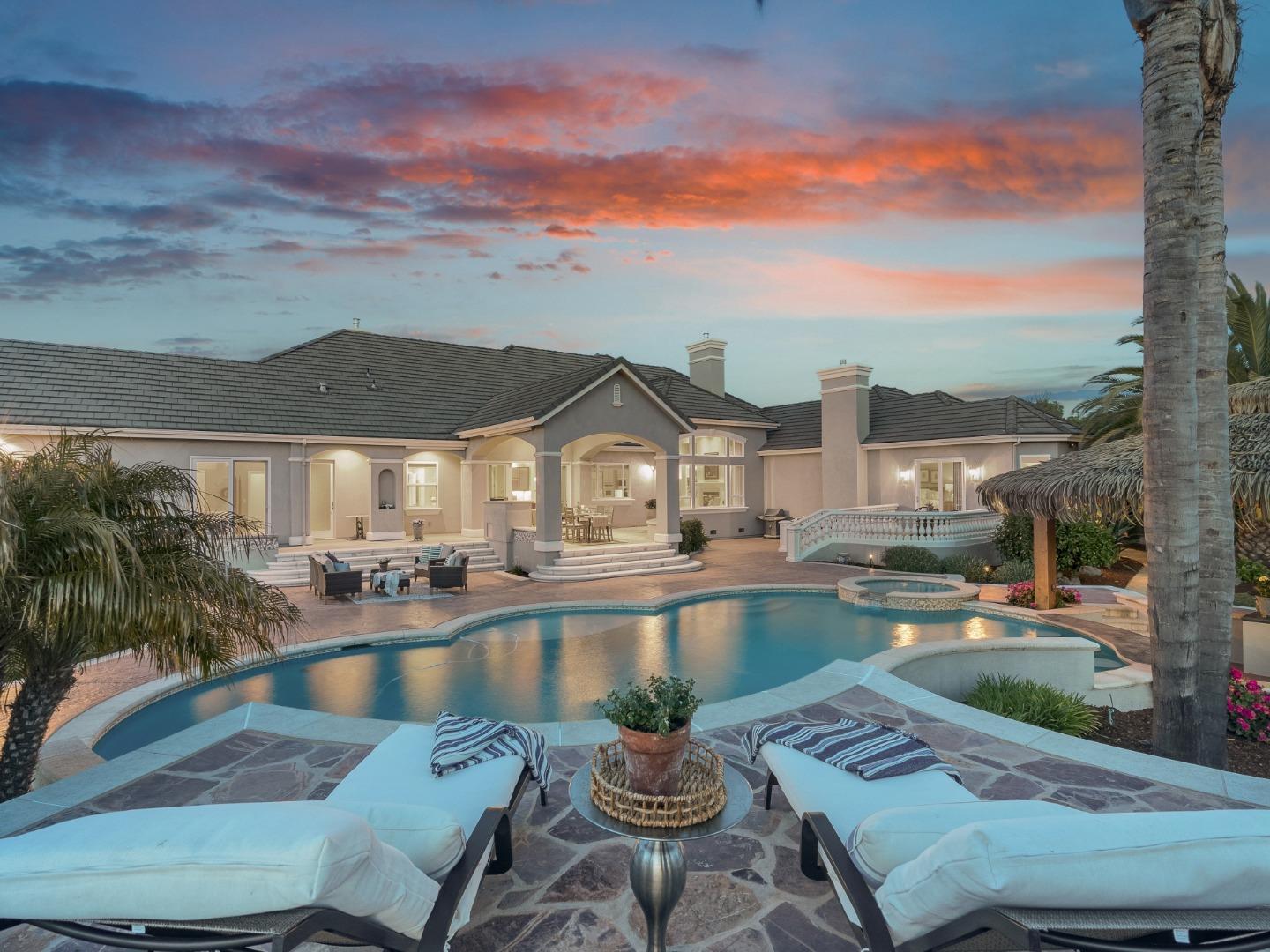 2035 Vincent DR
