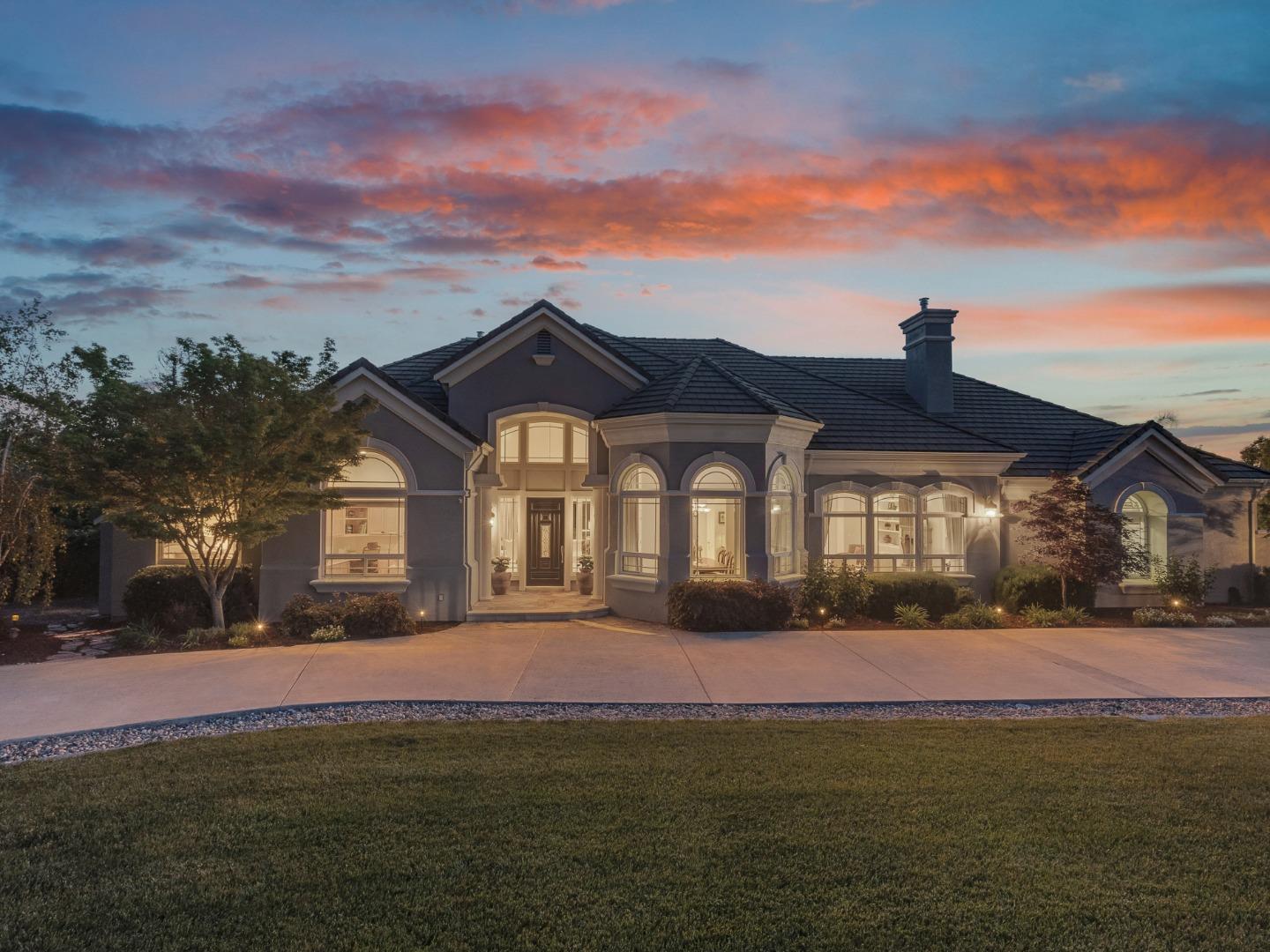 2035 Vincent DR