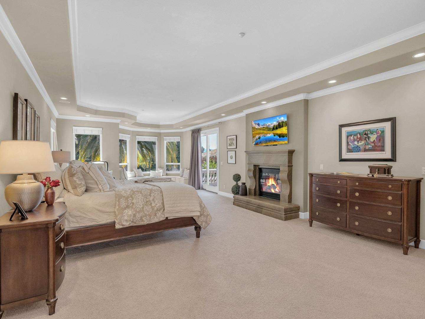 2035 Vincent DR