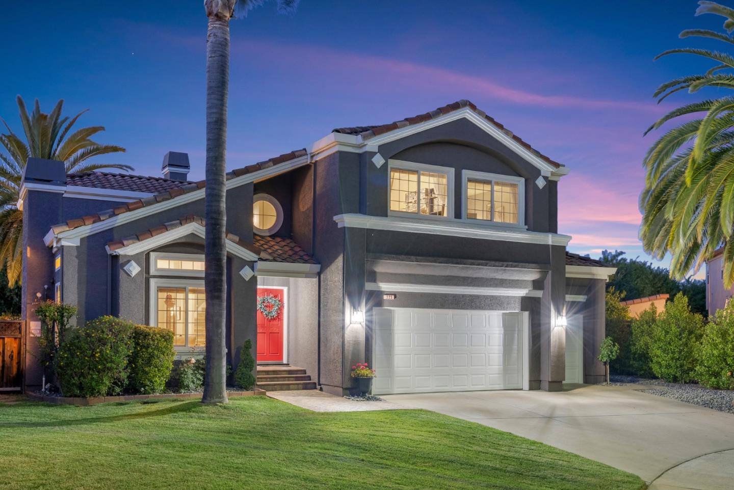 225 La Agua Court
