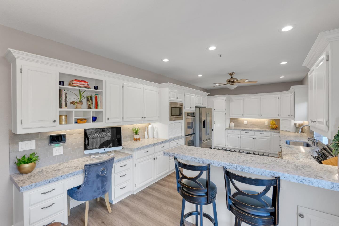 225 La Agua Court