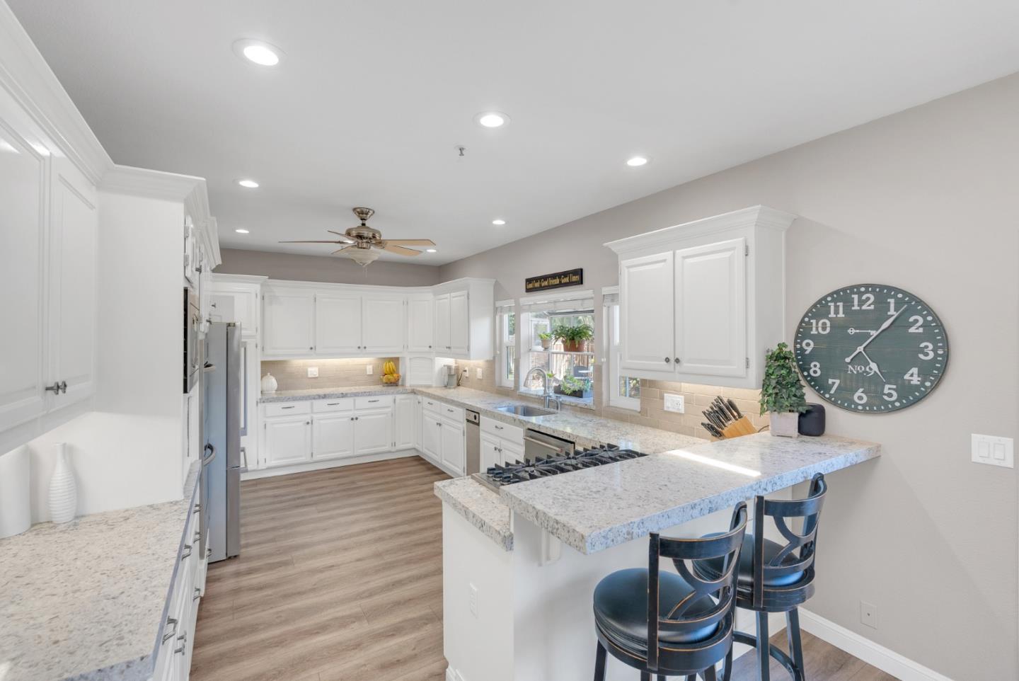 225 La Agua Court