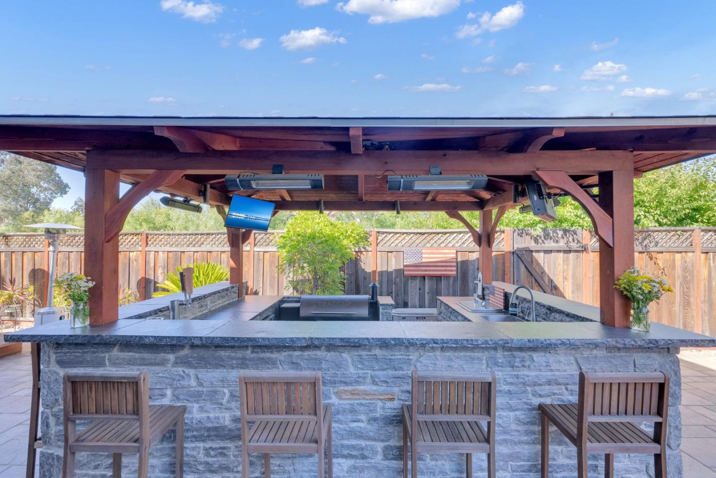 225 La Agua Court