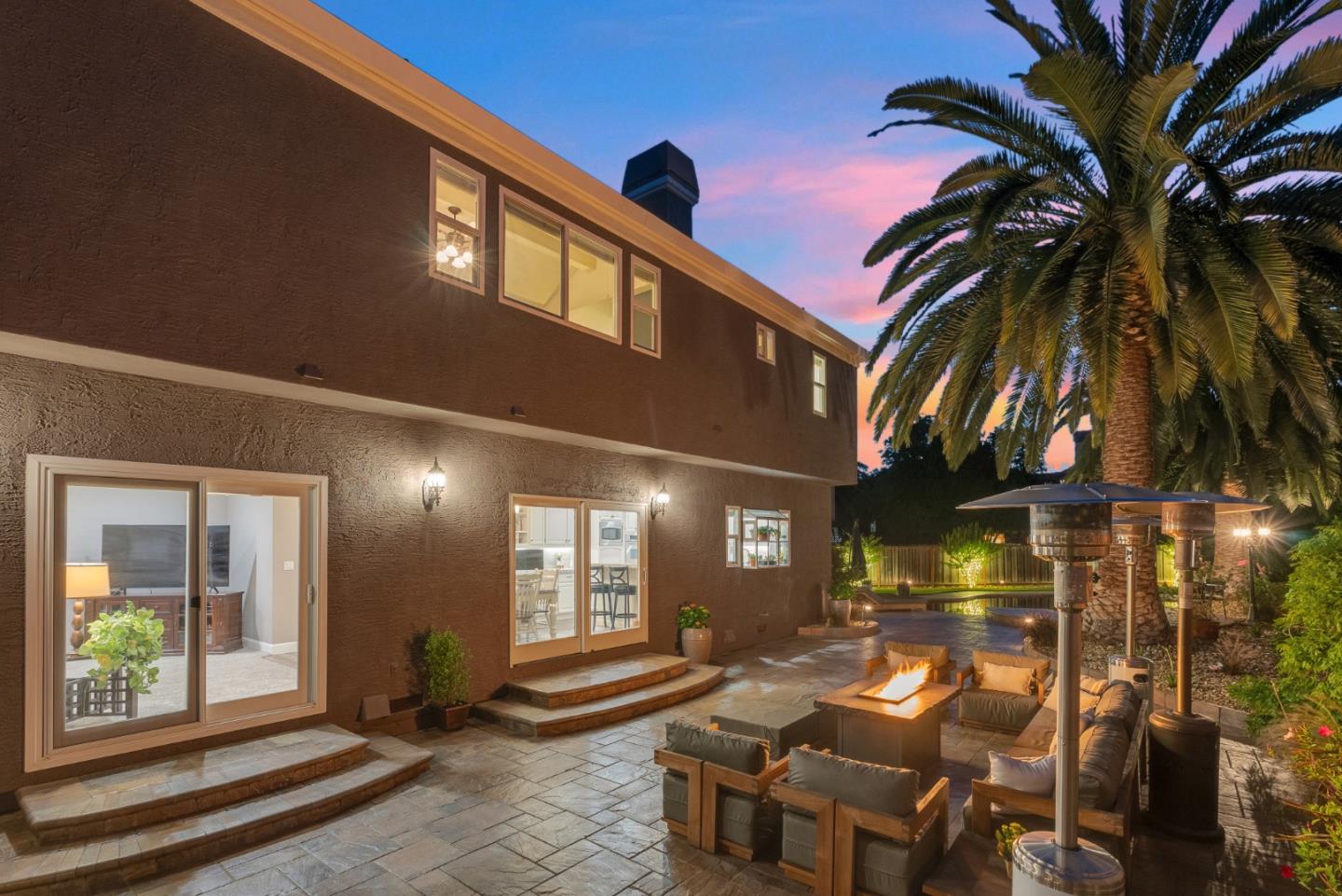 225 La Agua Court