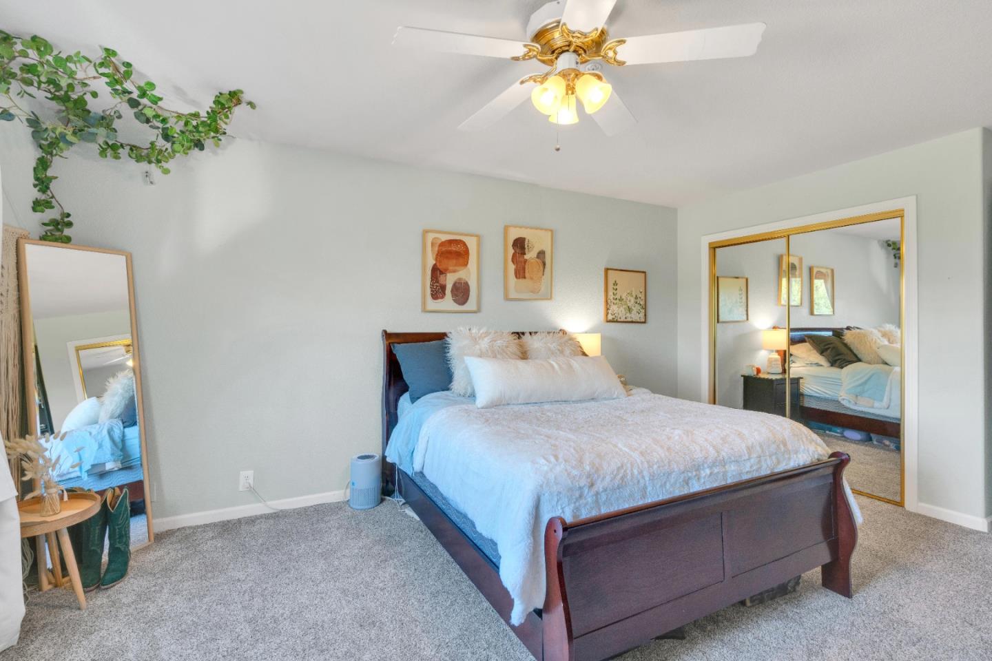 225 La Agua Court