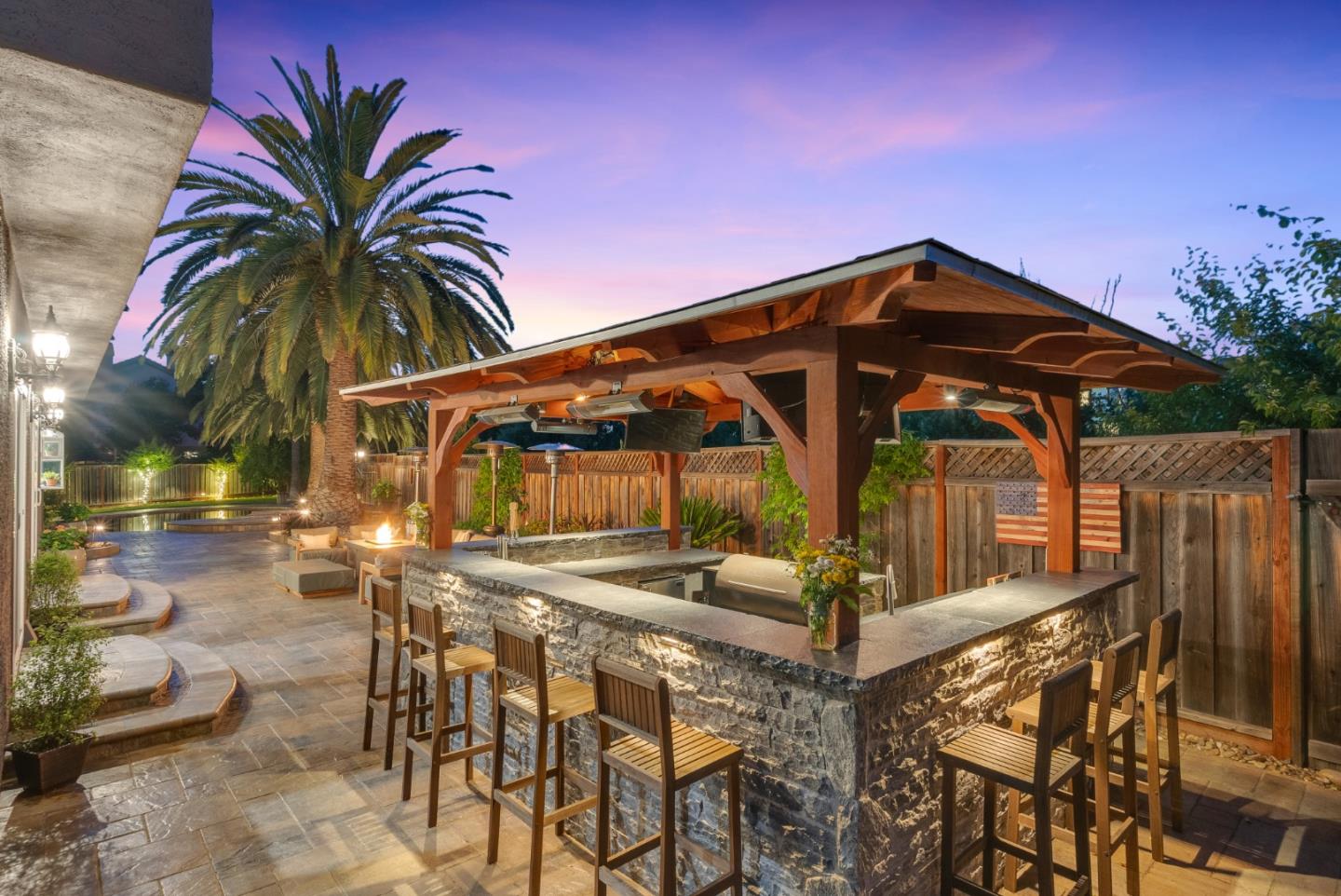 225 La Agua Court
