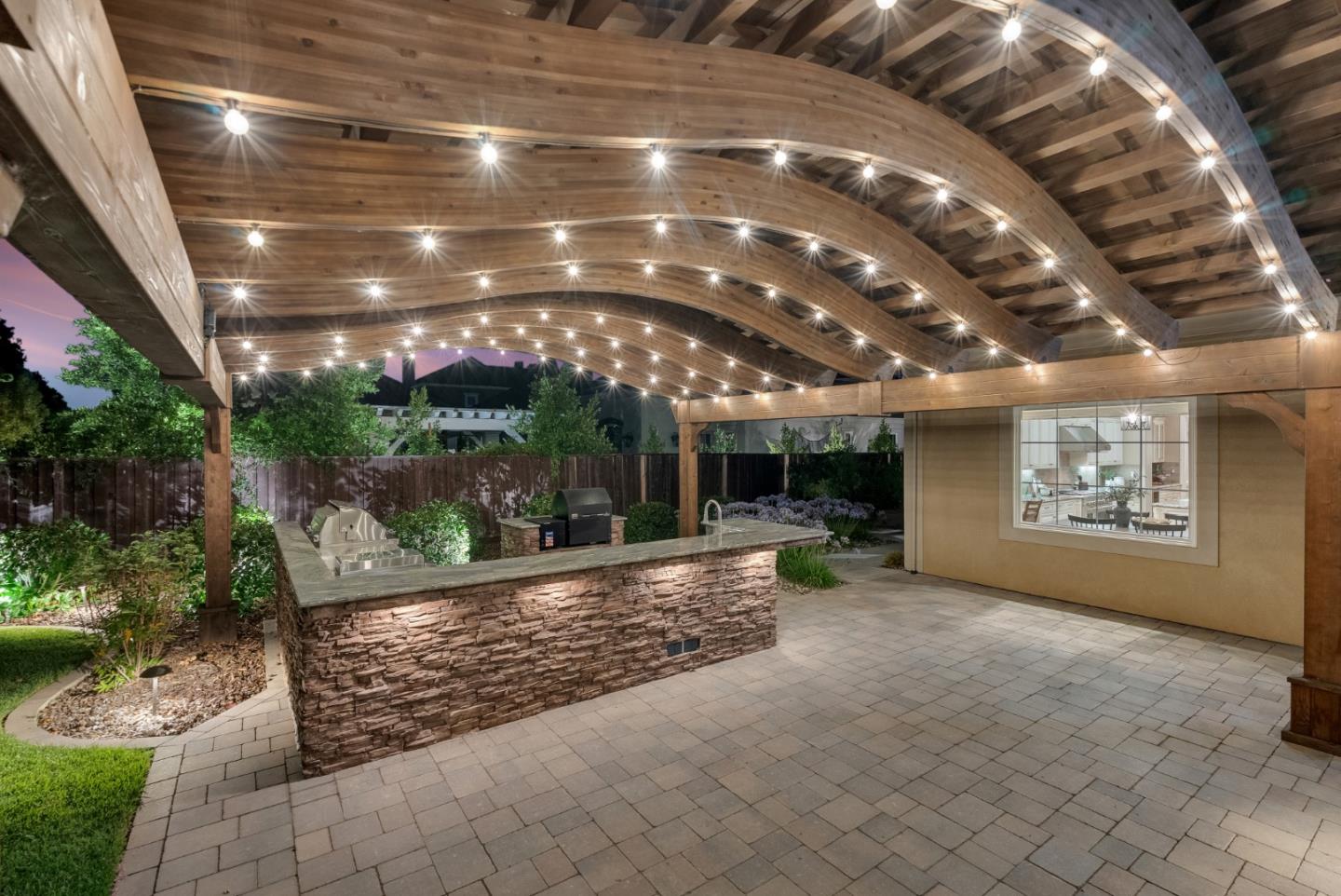 1730 Ventura Drive