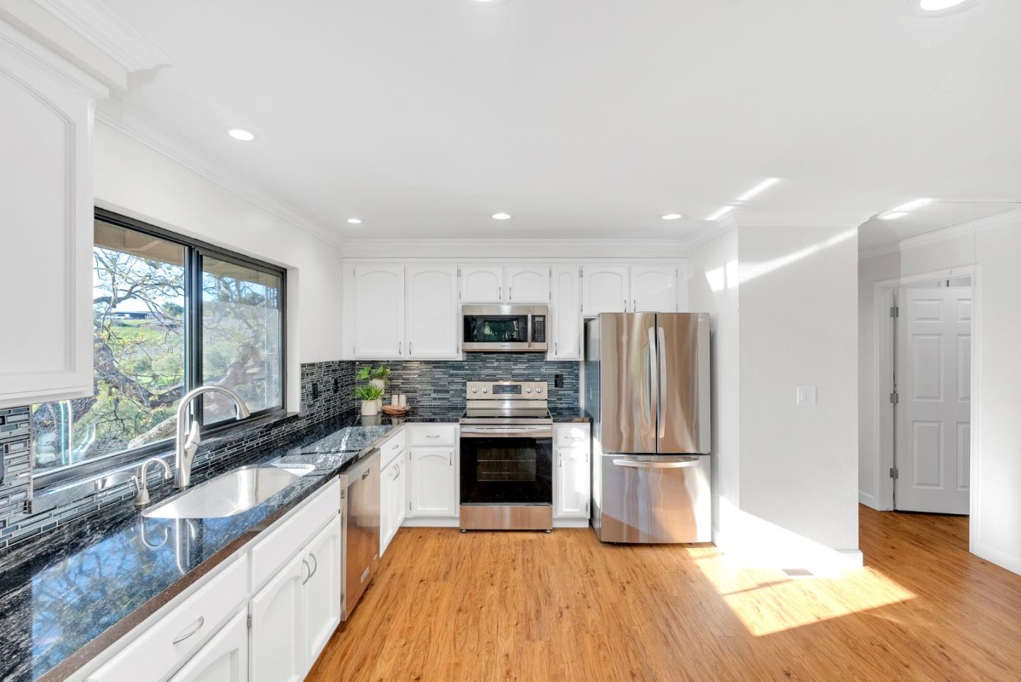 3270 Paseo Vista Avenue