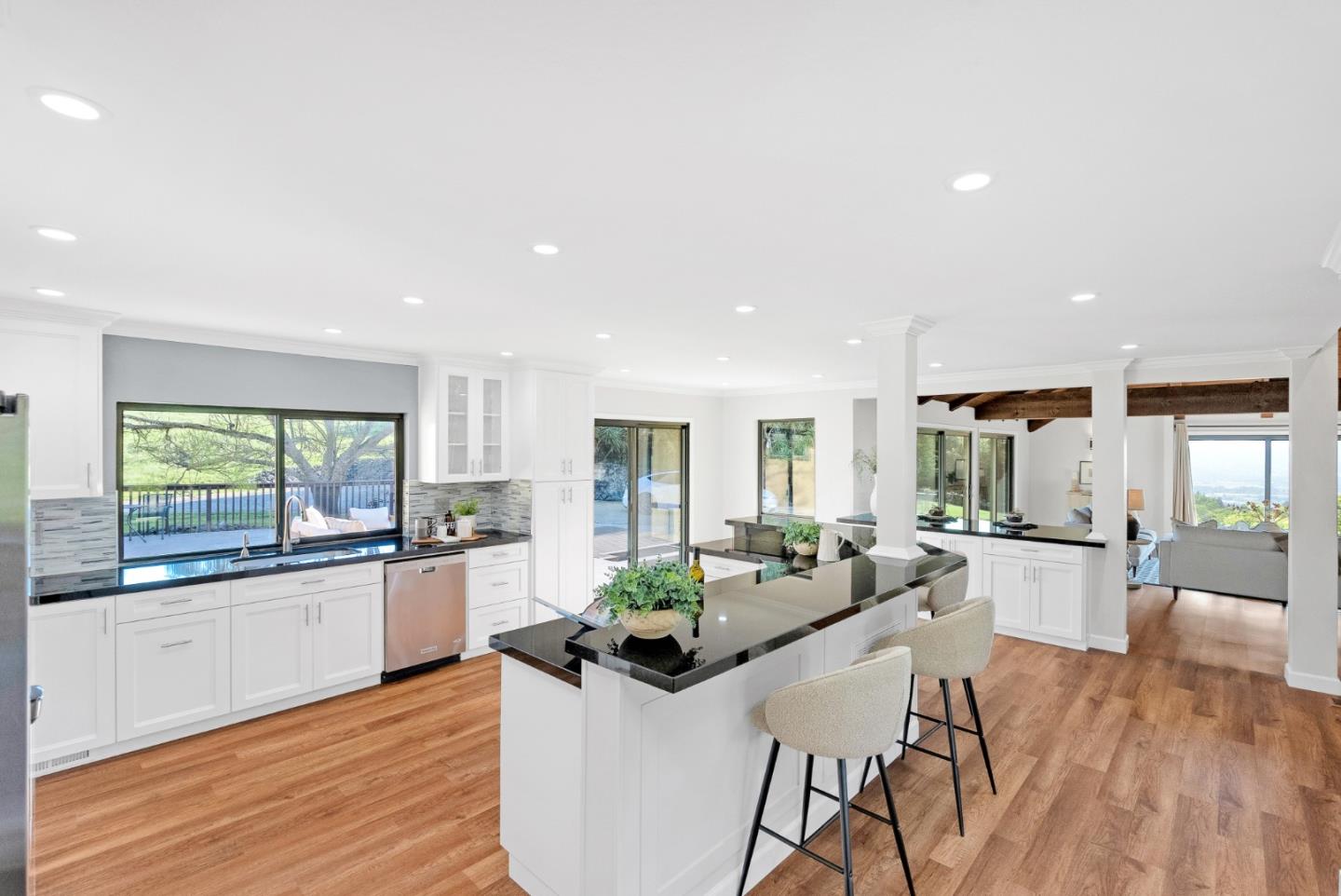 3270 Paseo Vista Avenue