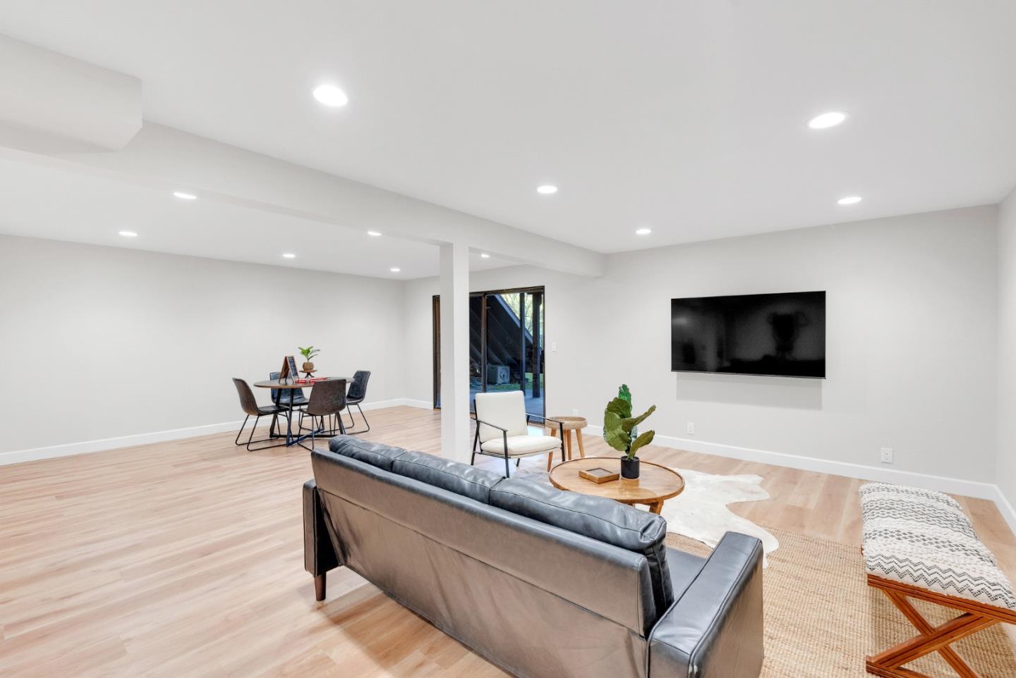 3270 Paseo Vista Avenue